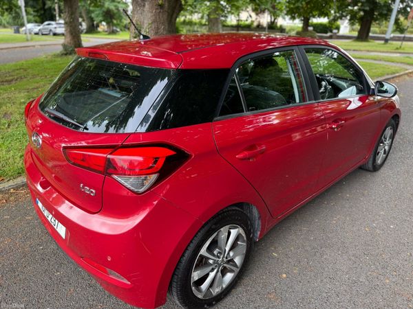 Hyundai i20 Hatchback, Petrol, 2018, Red