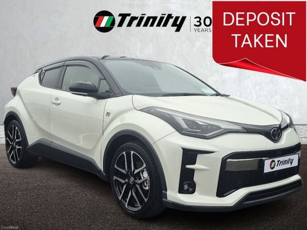 Toyota C-HR SUV, Petrol Hybrid, 2021, White