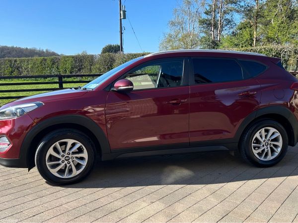 Hyundai Tucson SUV, Diesel, 2016, Red