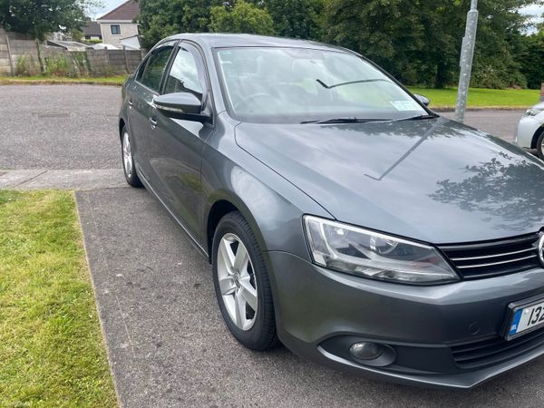 Volkswagen Jetta Saloon, Diesel, 2013, Grey