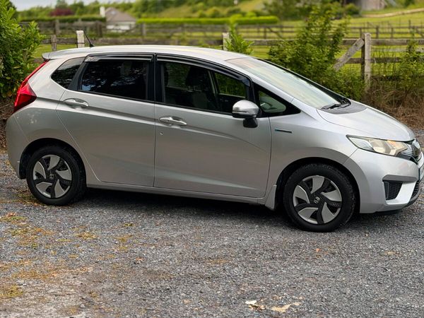 Honda Fit Hatchback, Petrol Hybrid, 2015, Silver