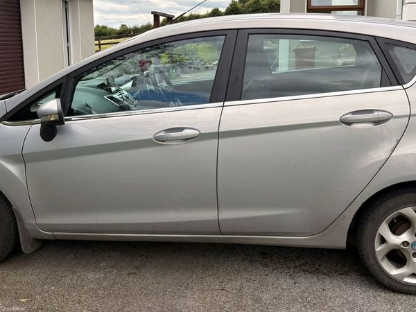 Ford Fiesta Hatchback, Diesel, 2011, Grey