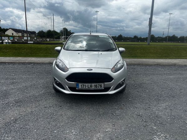 Ford Fiesta Hatchback, Petrol, 2017, Grey