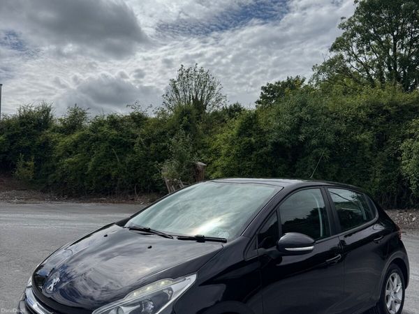 Peugeot 208 Hatchback, Petrol, 2016, Black
