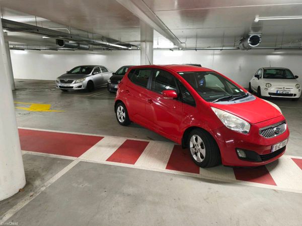 Kia Venga MPV, Diesel, 2010, Red