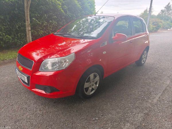 Chevrolet Aveo Hatchback, Petrol, 2010, Red
