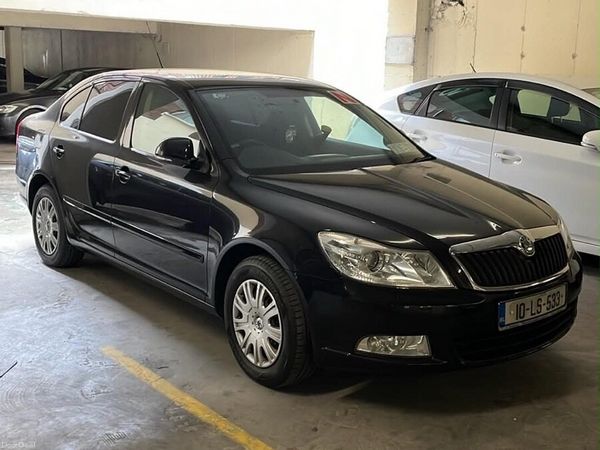 Skoda Octavia Hatchback, Petrol, 2010, Black