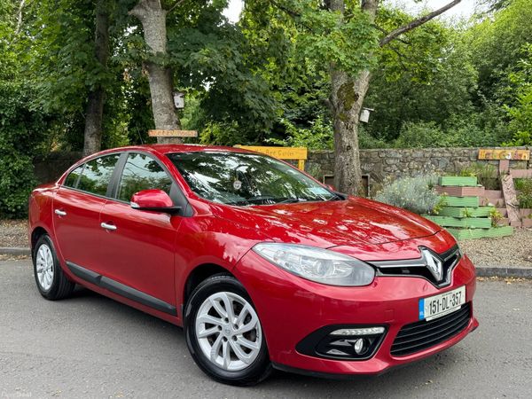 Renault Fluence Saloon, Diesel, 2015, Red