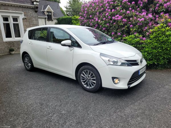 Toyota Verso MPV, Petrol, 2017, White