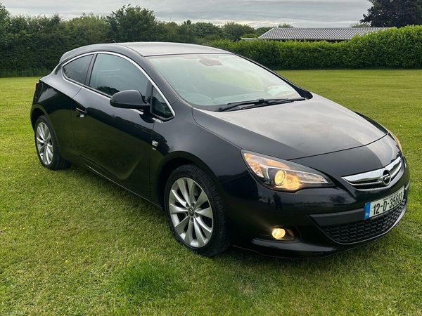 Opel Astra Hatchback, Diesel, 2012, Black