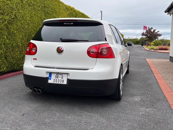 Volkswagen Golf Hatchback, Petrol, 2008, White