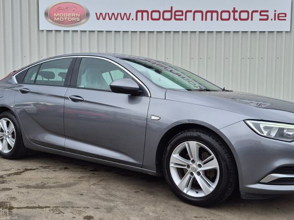 Vauxhall Insignia Hatchback, Diesel, 2018, Grey