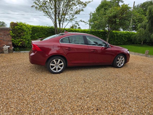 Volvo S60 Saloon, Diesel, 2017, Red