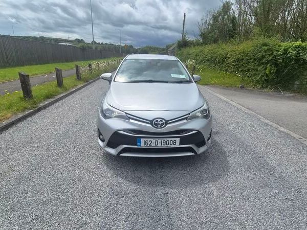 Toyota Avensis Saloon, Diesel, 2016, Silver