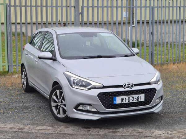 Hyundai i20 Hatchback, Petrol, 2016, Silver
