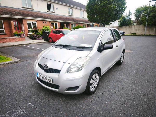 Toyota Yaris Hatchback, Petrol, 2009, Silver