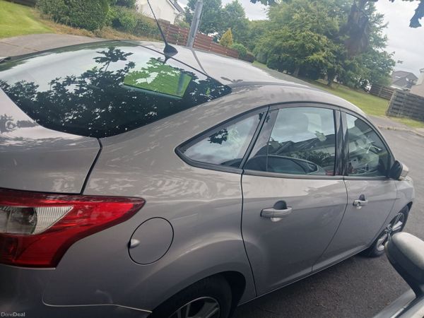 Ford Focus Saloon, Diesel, 2015, Grey
