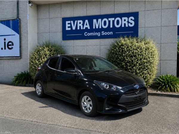 Toyota Yaris Hatchback, Petrol Hybrid, 2021, Black