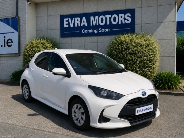 Toyota Yaris Hatchback, Petrol Hybrid, 2022, White