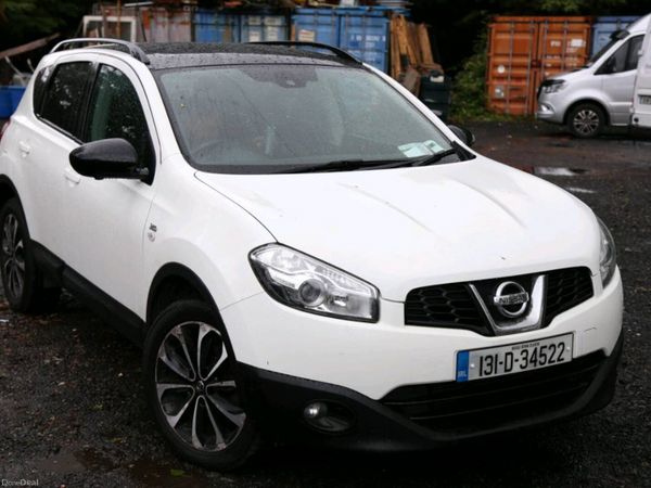 Nissan Qashqai Hatchback, Diesel, 2013, White