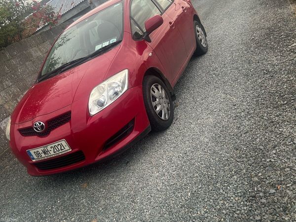 Toyota Auris Hatchback, Diesel, 2008, Red