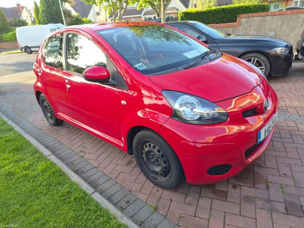 Toyota Aygo Hatchback, Petrol, 2011, Red