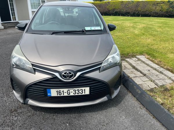 Toyota Yaris Hatchback, Petrol, 2016, Grey