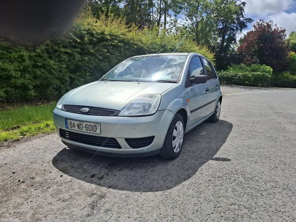 Ford Fiesta Hatchback, Petrol, 2004, Blue