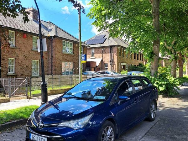 Toyota Avensis MPV, Diesel, 2016, Blue