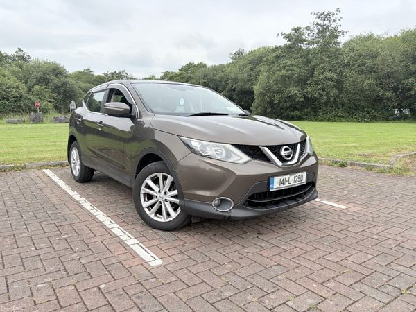 Nissan Qashqai Hatchback, Diesel, 2014, Brown