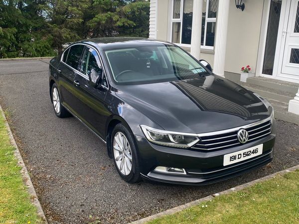 Volkswagen Passat Saloon, Diesel, 2019, Grey