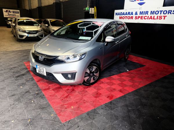 Honda Fit Hatchback, Petrol Hybrid, 2015, Silver