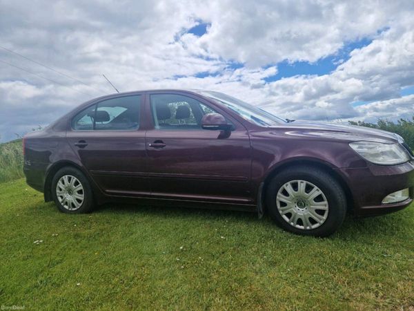 Skoda Octavia Hatchback, Diesel, 2010, Red