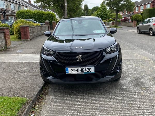Peugeot 2008 MPV, Petrol, 2021, Black