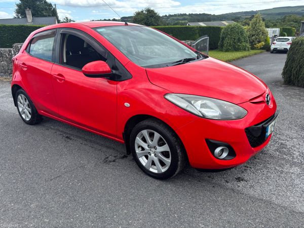 Mazda Mazda2 Hatchback, Petrol, 2012, Red