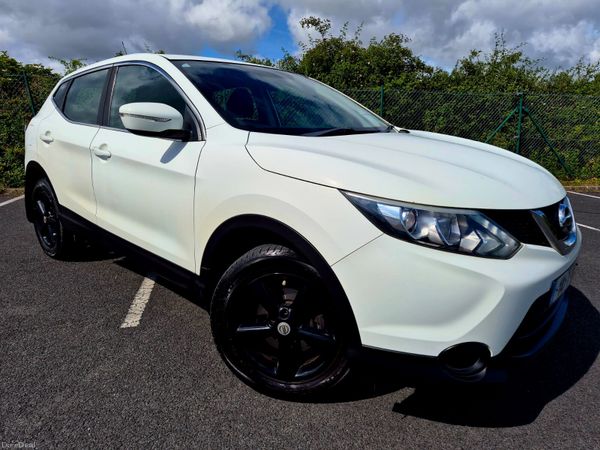 Nissan Qashqai Hatchback, Diesel, 2014, White