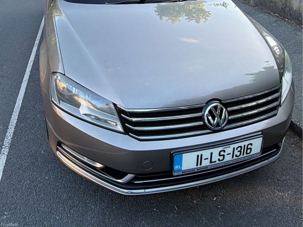 Volkswagen Passat Saloon, Diesel, 2011, Brown