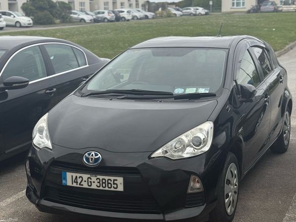 Toyota Aqua Hatchback, Petrol Hybrid, 2014, Black