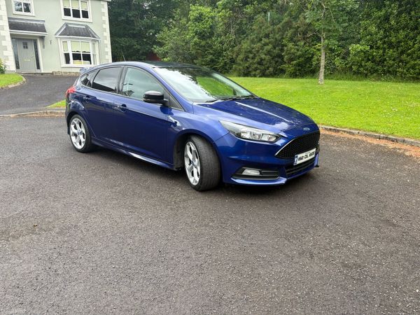 Ford Focus Hatchback, Petrol, 2016, Blue