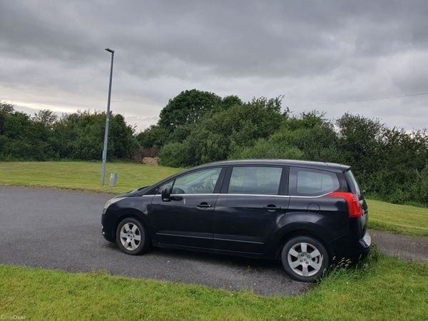 Peugeot 5008 MPV, Diesel, 2010, Black