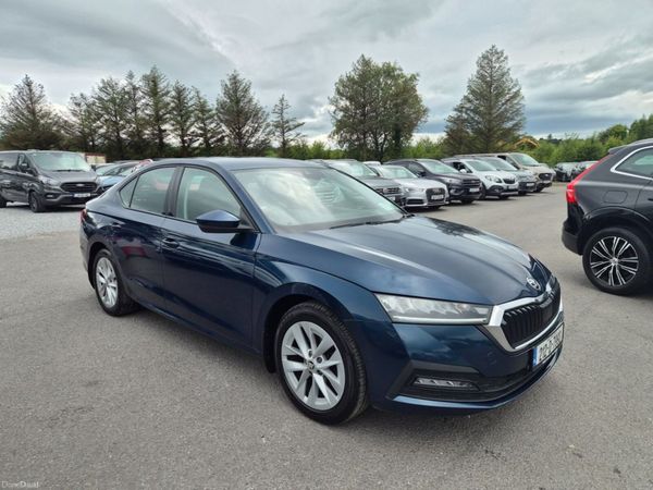 Skoda Octavia Saloon, Diesel, 2021, Blue