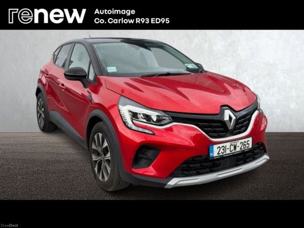 Renault Captur Hatchback, Petrol, 2023, Red