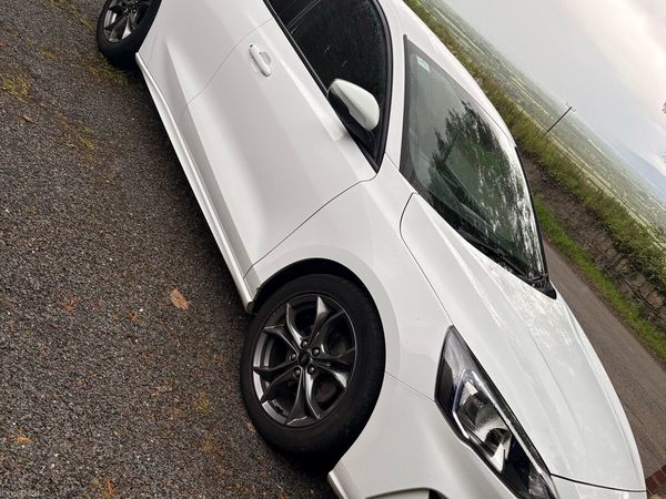 Ford Focus Hatchback, Diesel, 2019, White