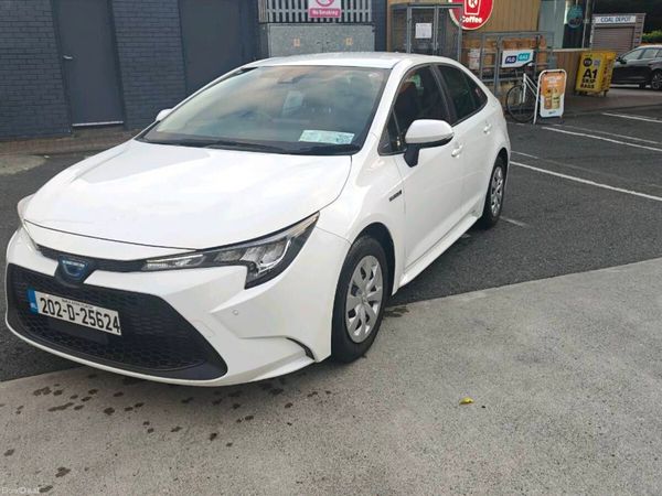 Toyota Corolla Estate, Petrol Hybrid, 2020, White