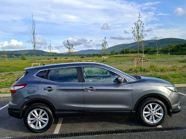 Nissan Qashqai Hatchback, Petrol, 2014, Grey