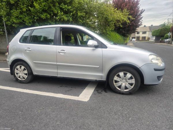 Volkswagen Polo Hatchback, Petrol, 2006, Silver