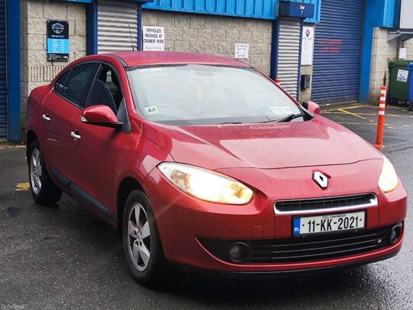 Renault Fluence Saloon, Diesel, 2011, Red