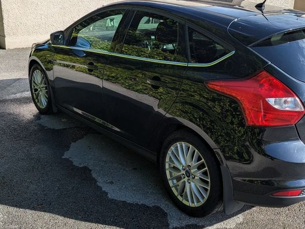 Ford Focus Hatchback, Petrol, 2013, Black