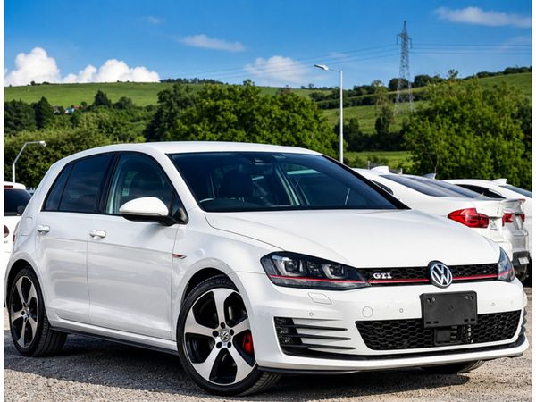Volkswagen Golf Hatchback, Petrol, 2014, White