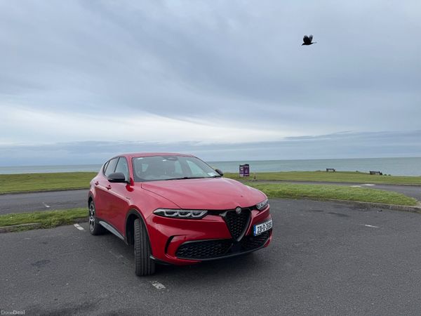 Alfa Romeo Tonale MPV, Petrol Plug-in Hybrid, 2023, Red
